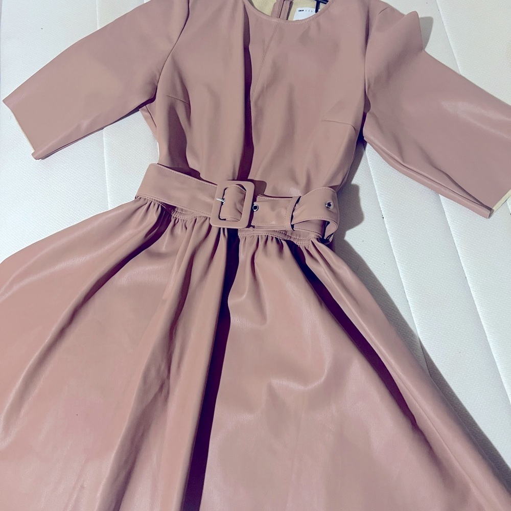 Asos design leather look mini skater‎ dress with belt - Picture 5 of 8